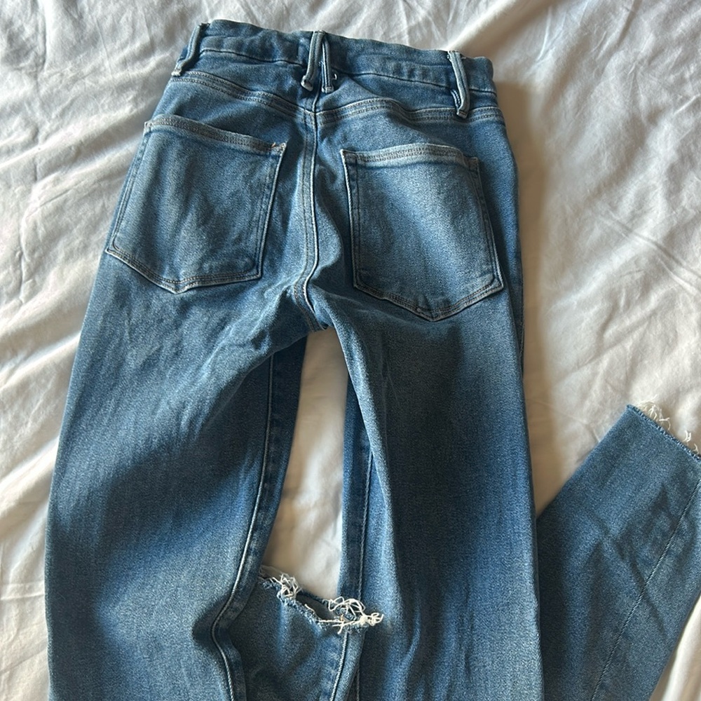 Good American size 26
Super skinny